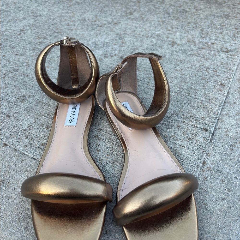 Steve Madden Metallic Gold Sandals